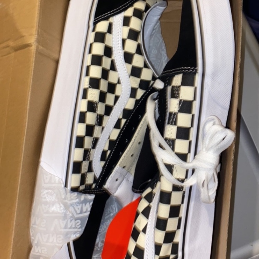 Old Skool checkered Vans